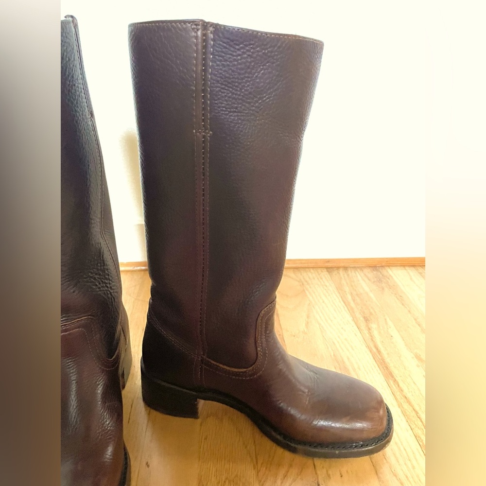 Frye Campus 14L boots in brown. Size 8.5